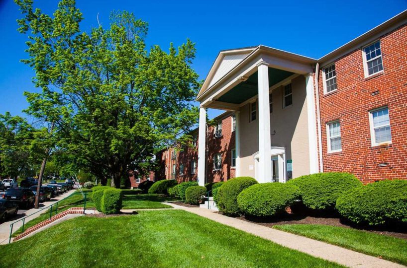 Green Acres Apts Exterior in Baltimore.