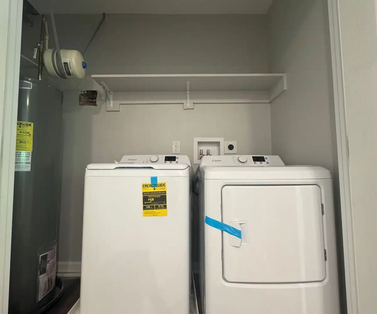 Washer and dryer in Gaithersburg, MD apartment.